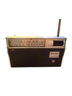 Vintage Panasonic FM-AM Portable Radio WORKS